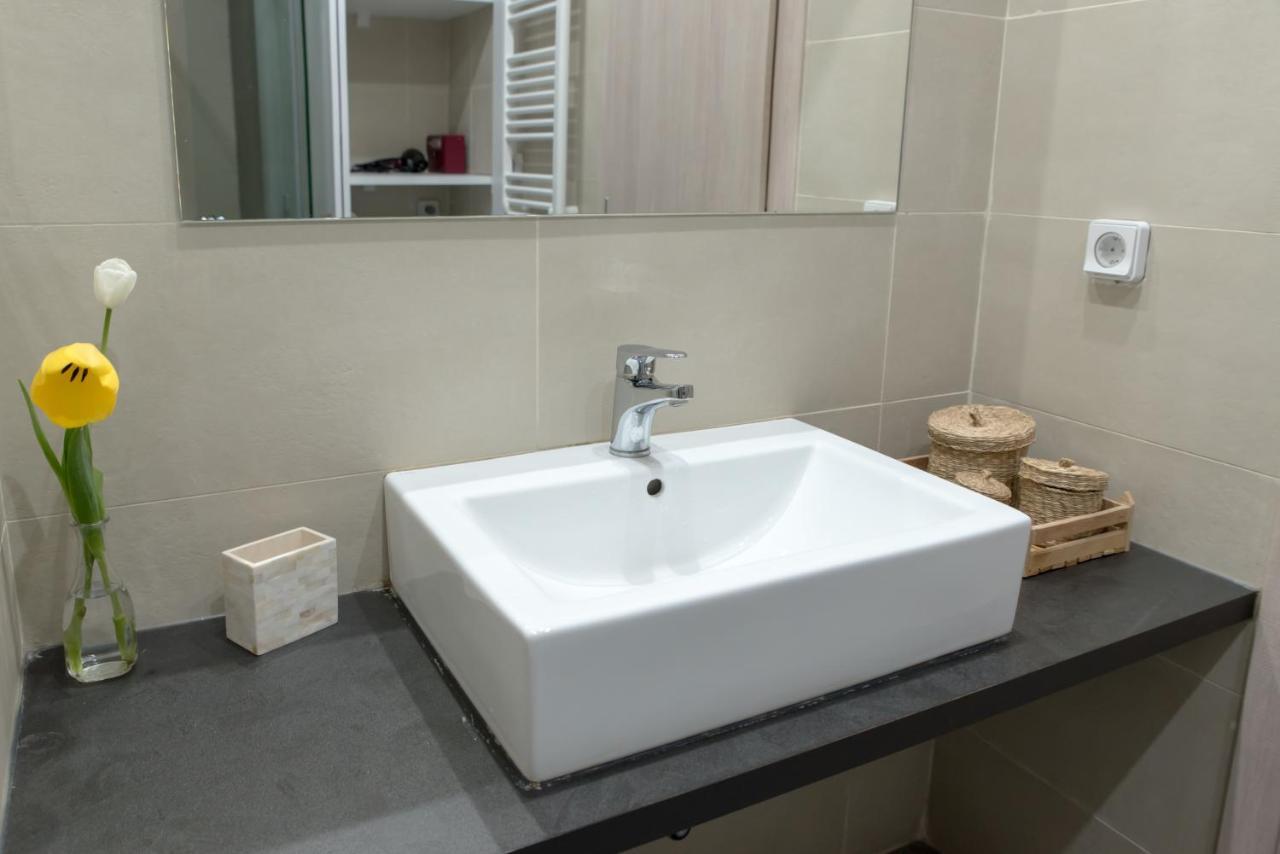 Amazing Apartment 2 Min To Acropolis アテネ エクステリア 写真